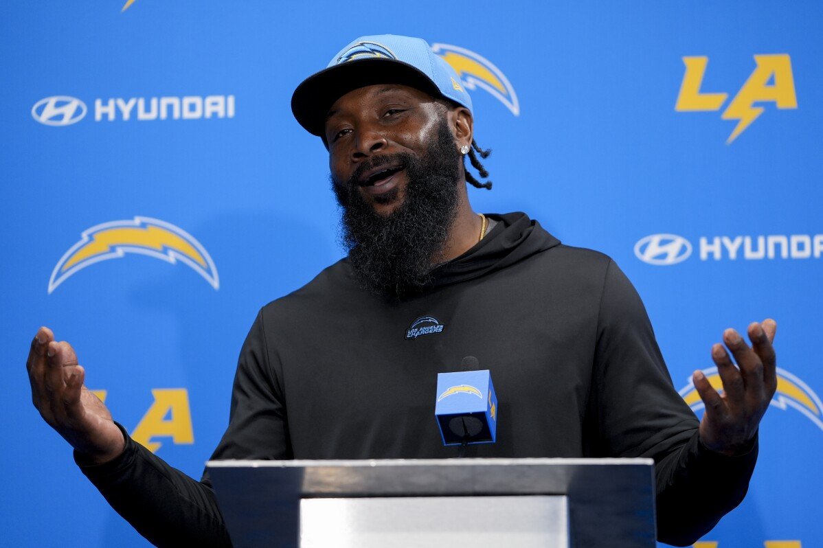 NaVorro Bowman 從全明星Linebacker轉型成Chargers助理教練